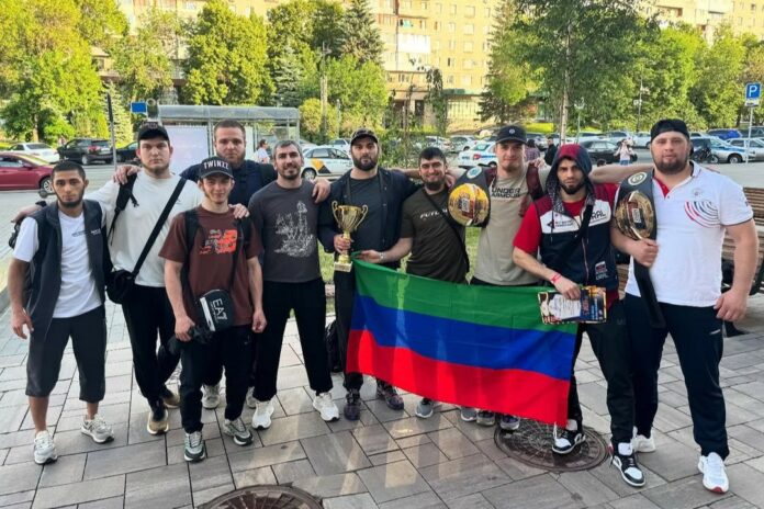 Сборная Дагестана по смешанному боевому единоборству (ММА) в Самаре на чемпионате России. Фото пресс-служба Министерства по физической культуре и спорту Республики Дагестан