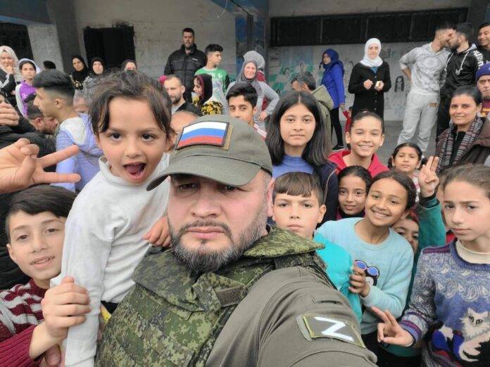 Гаджимагомедов Магомед Омарович во время доставки гуманитарной помощи в Сирийскую Арабскую республику в 2023 г. Фото: соцсети Магомеда Гаджимагомедова