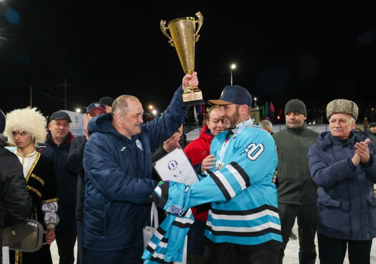 «Хунзах» — победитель хоккейного турнира в горах Дагестана. Второе и третье места заняли команды из братских республик — Ингушетии и Чечни.
