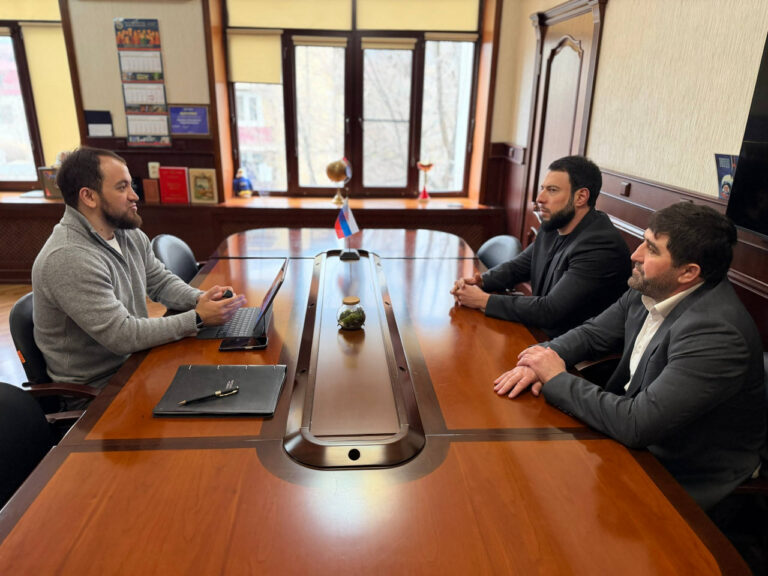 Депутаты горсобрания Махачкалы договорились с ЦУР Дагестана о совместной работе с обращениями граждан и поддержке бойцов СВО